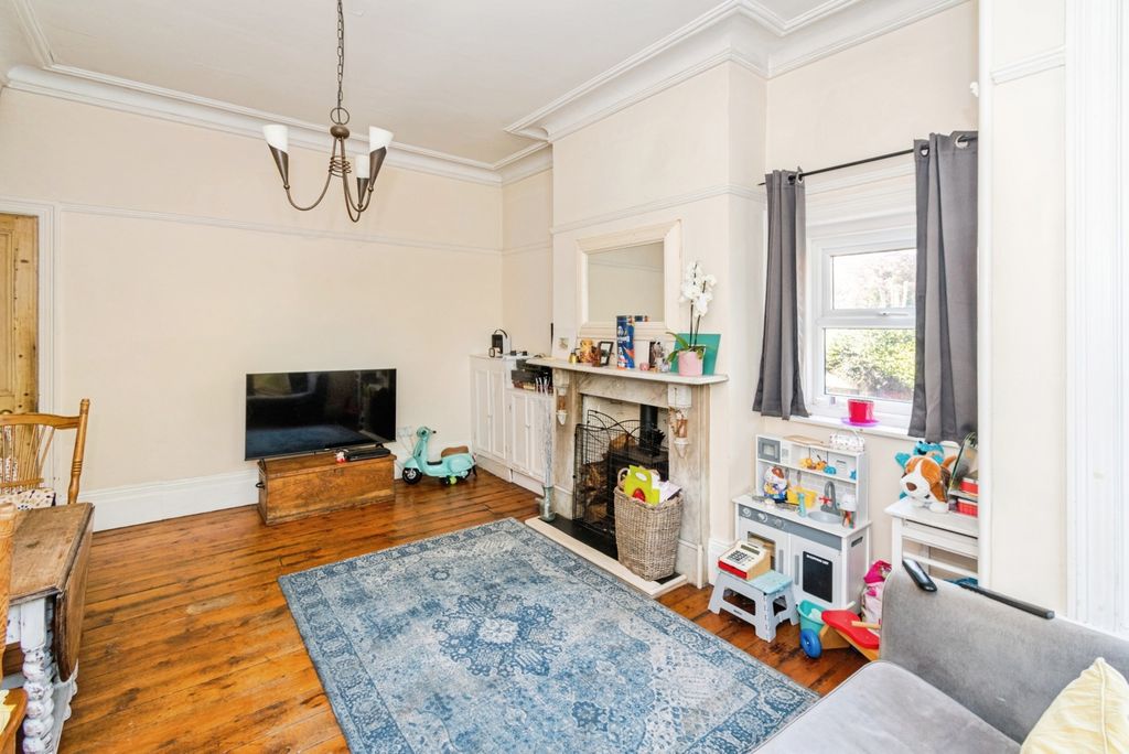 Property photo 3 of 20 Pbox-Img.Jpg