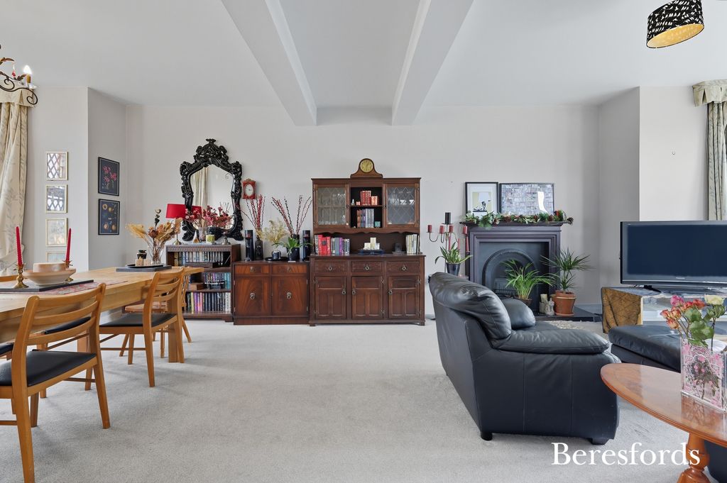 Property photo 3 of 12 Picture No. 24