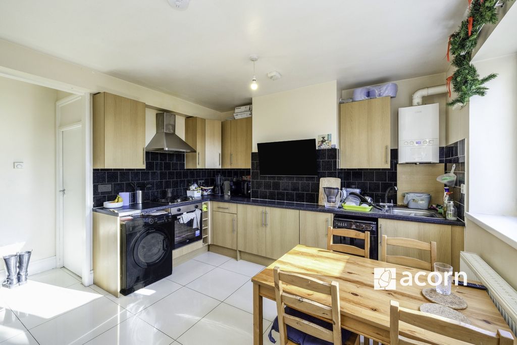 Property photo 3 of 12 Bfk_0553