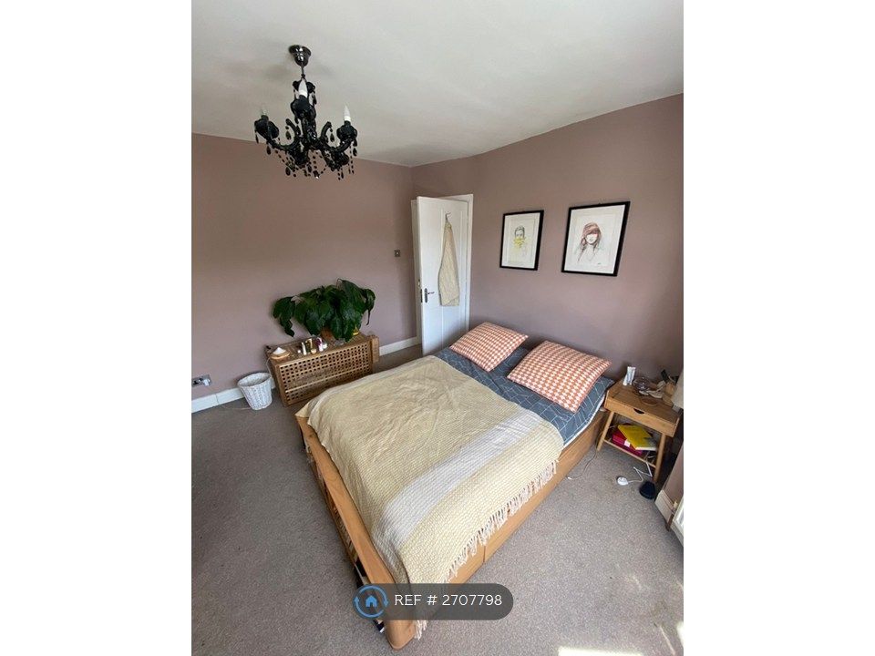 Property photo 2 of 22 Master Bedroom