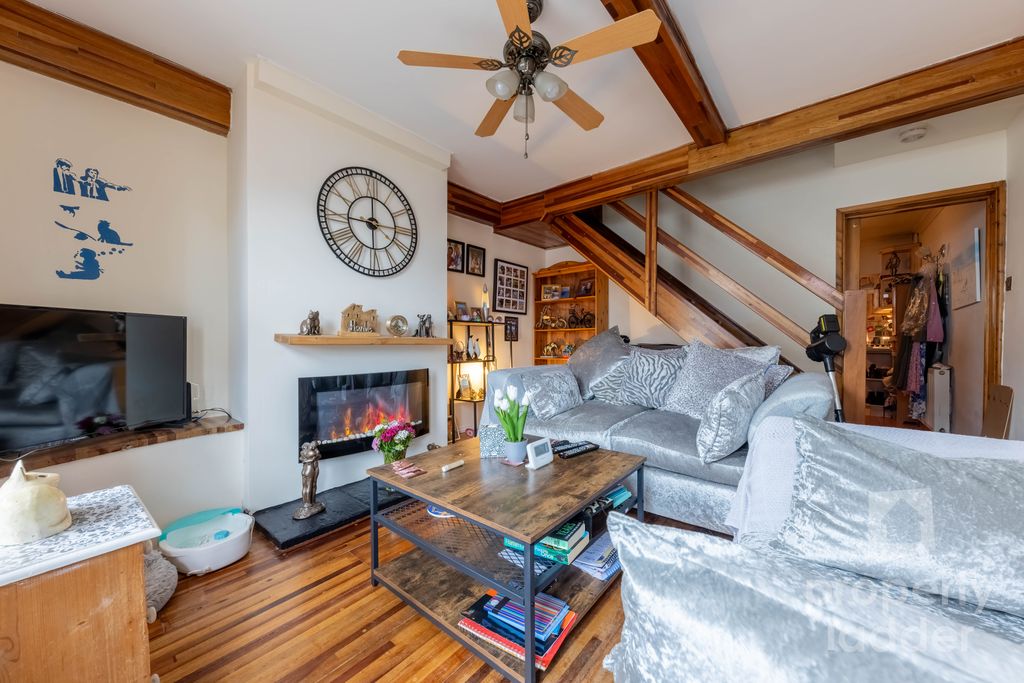 Property photo 2 of 16 Pl