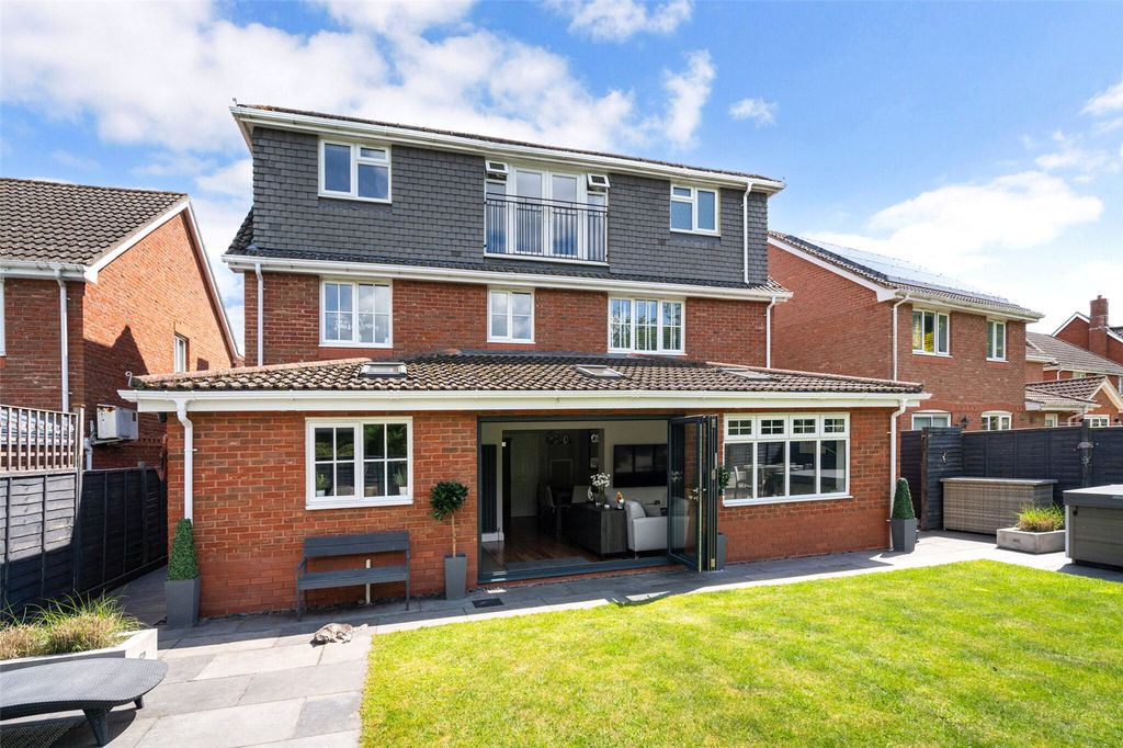 Property photo 1 of 18 Picture No. 16
