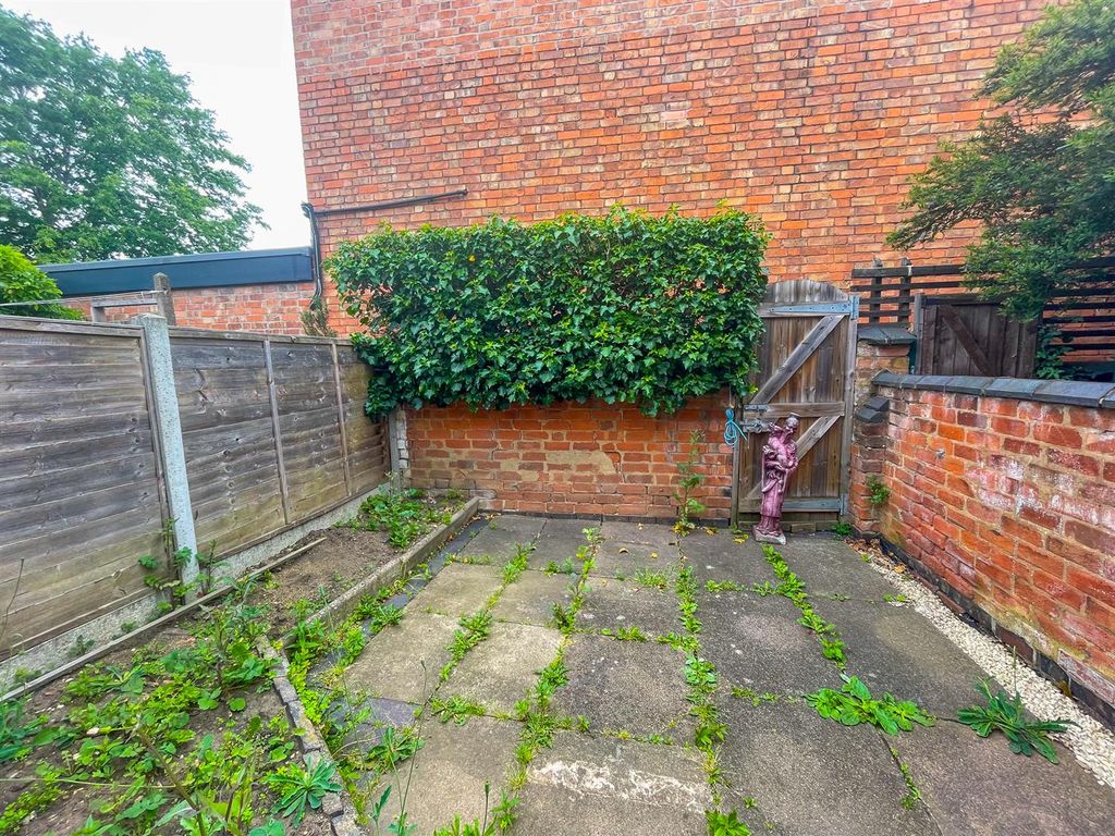 Property photo 3 of 15 Outside