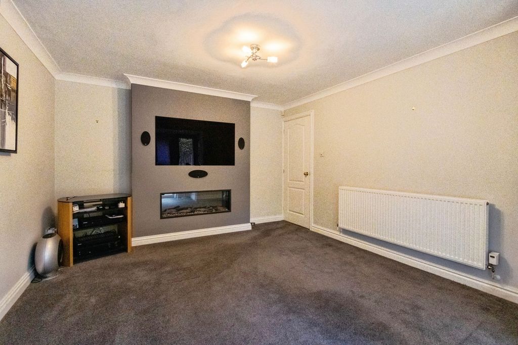 Property photo 2 of 19 Pbox-Img.Jpg
