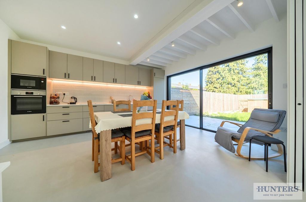 Property photo 2 of 20 13c67Ead-76Be-4824-B626-ce736577Ecaa.Jpg