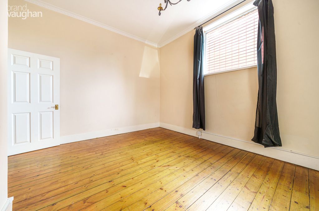 Property photo 3 of 9 Living Room