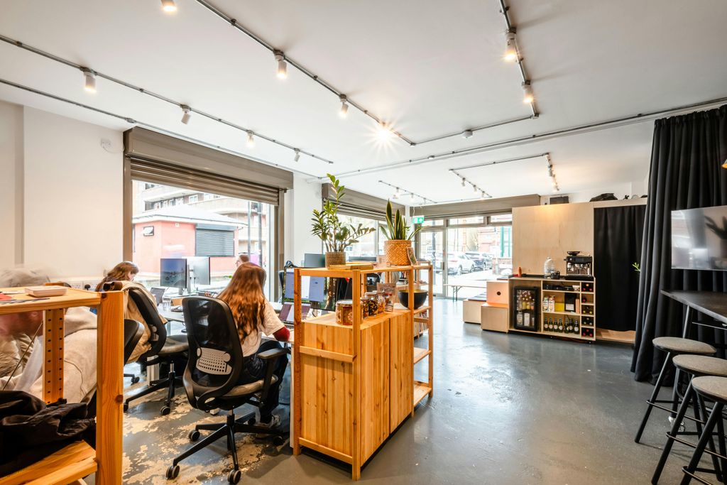 Property photo 2 of 11 Heneage St 47 Gf - Low Res 12.Jpg