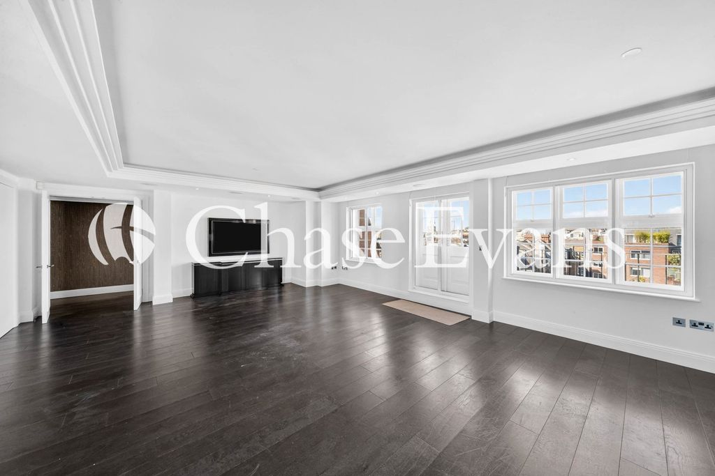 Property photo 2 of 21 Living Area