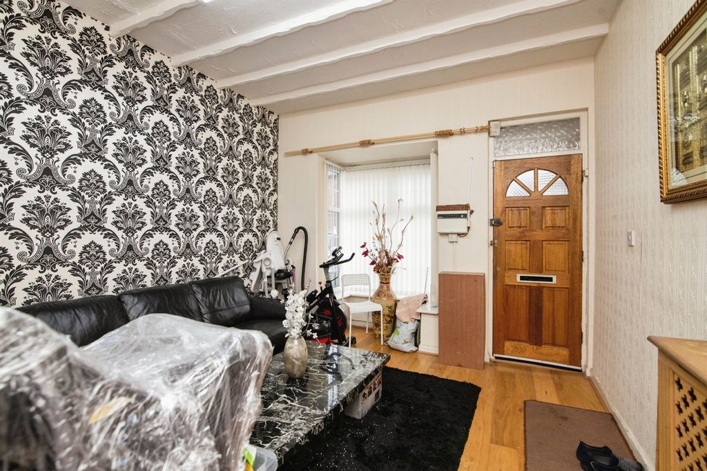Property photo 2 of 17