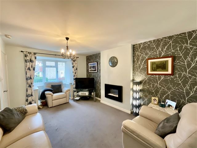 Property photo 3 of 21 Lounge