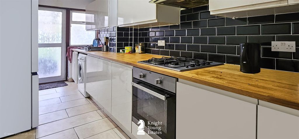 Property photo 2 of 15 Tw03057 (10).Jpg