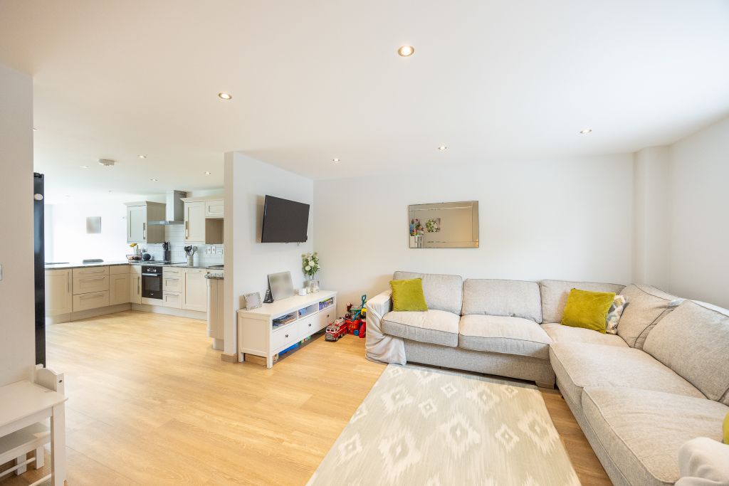 Property photo 3 of 20