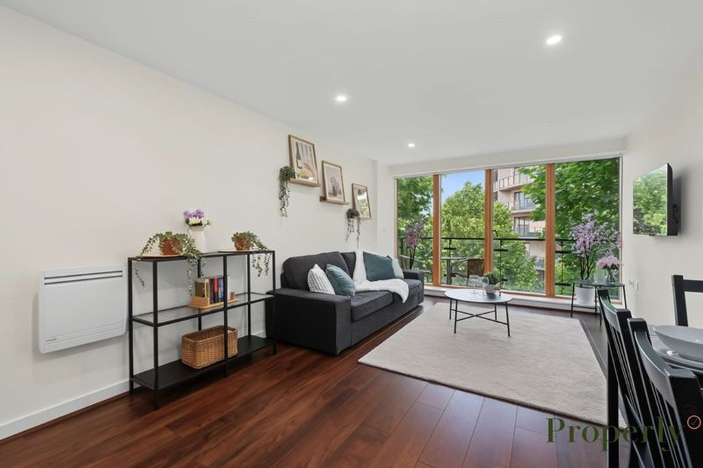 Property photo 3 of 11