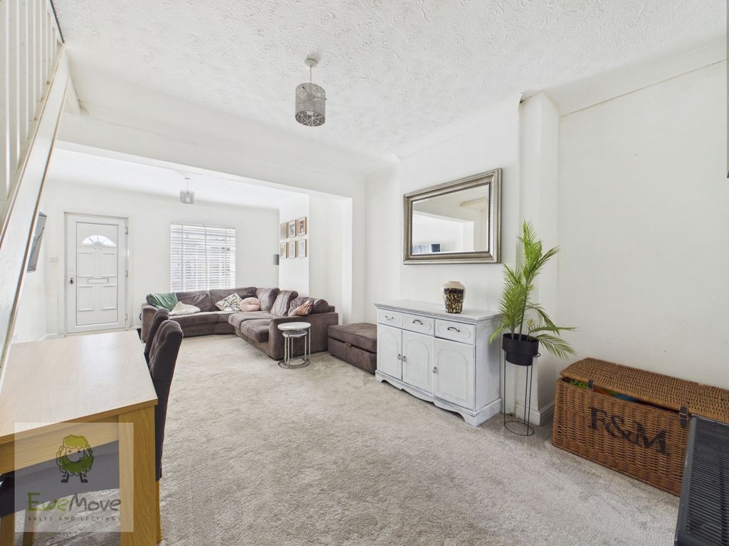 Property photo 3 of 17 Living Dining Room