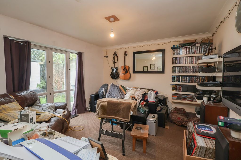 Property photo 3 of 12