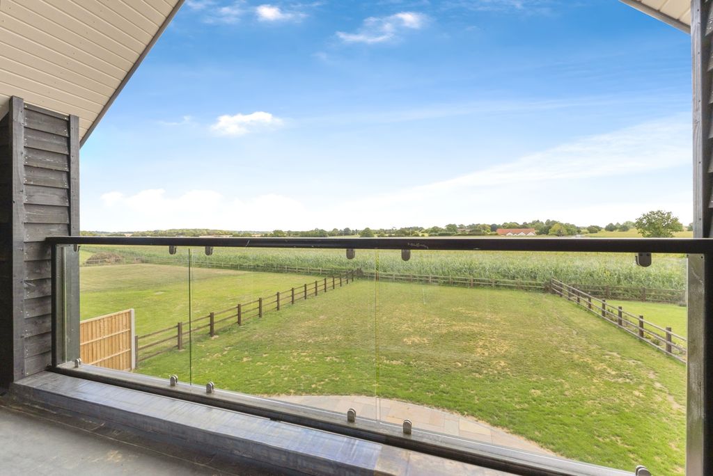 Property photo 2 of 18 Photo