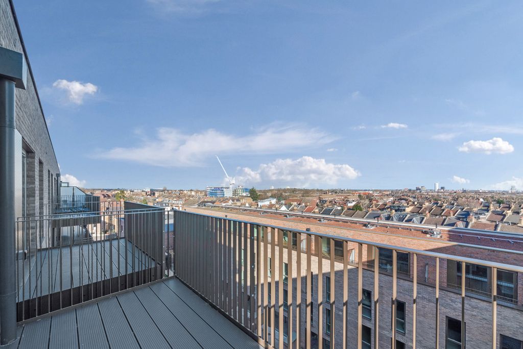 Property photo 3 of 10