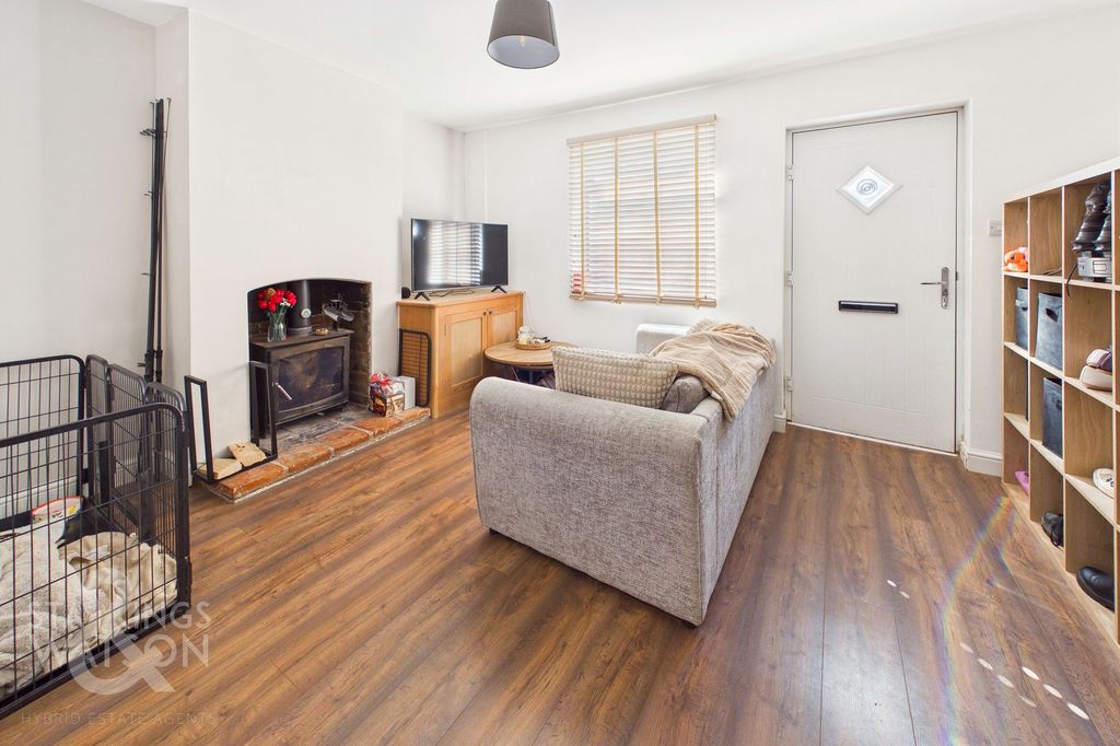 Property photo 2 of 14