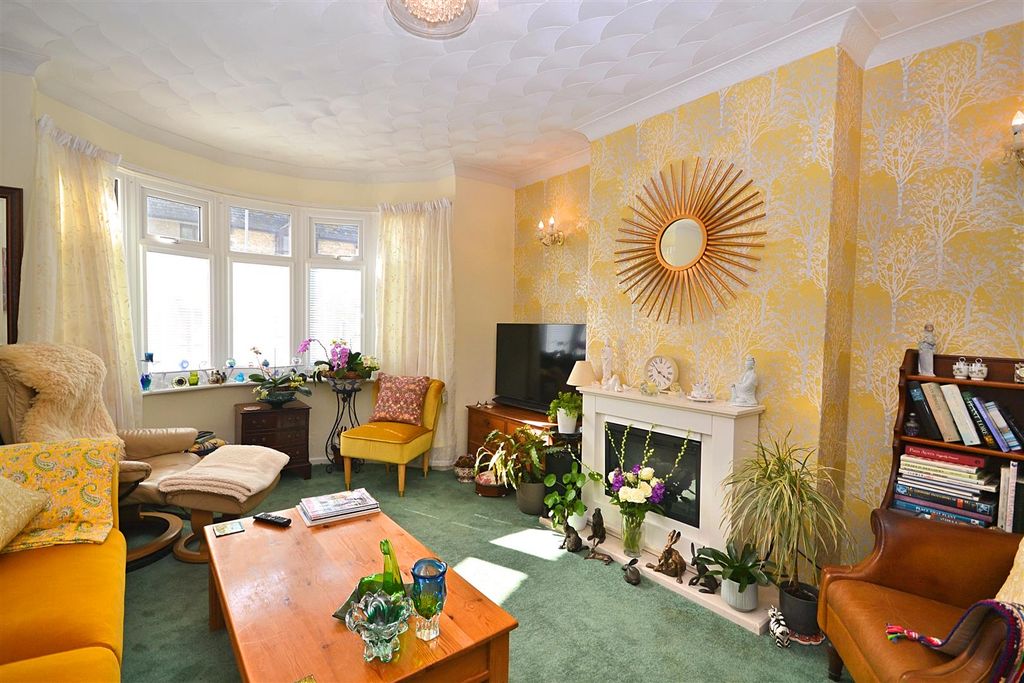 Property photo 2 of 36 41.Png