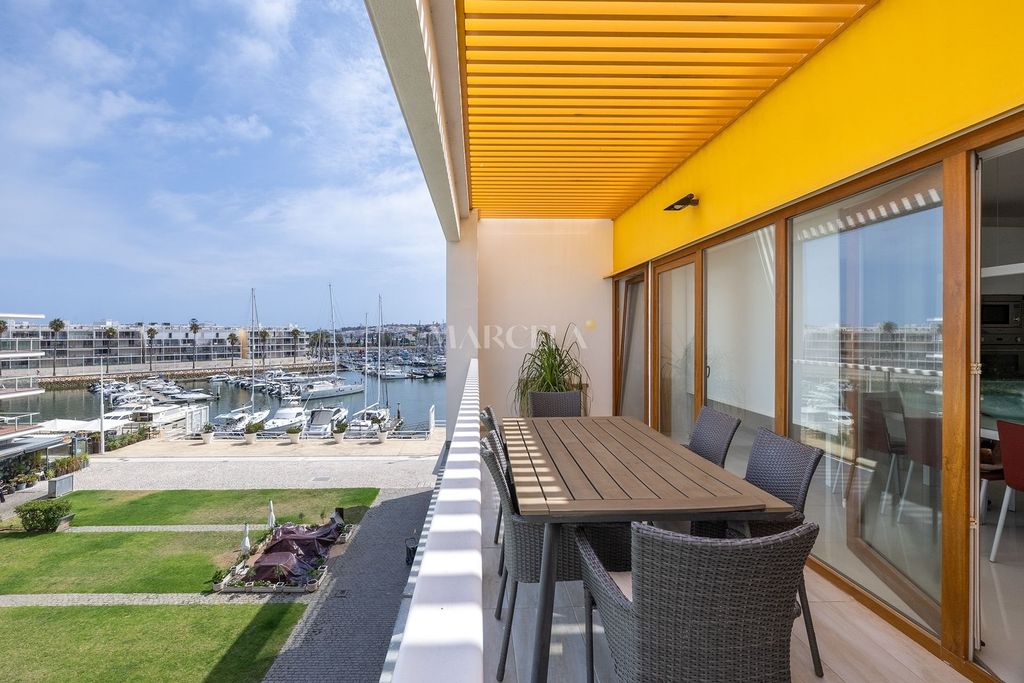 Property photo 1 of 24 Top Floor Fully Refurbished 2 Bedroom Apartment With Lagos Marina Views