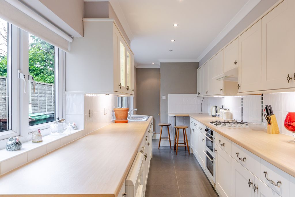 Property photo 2 of 27 Kitchen 1