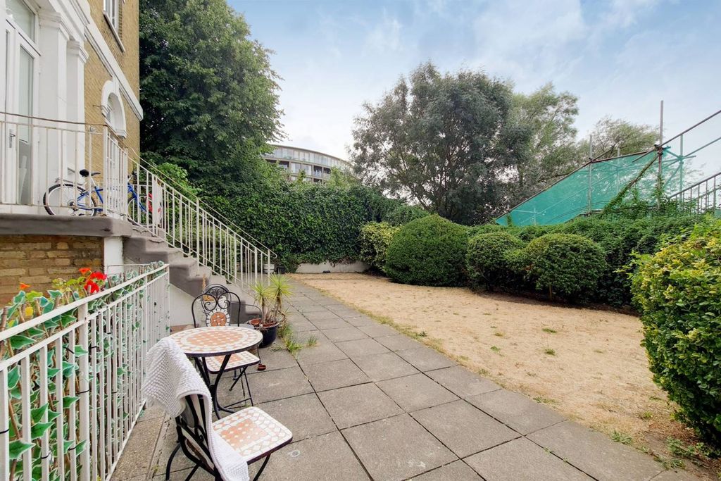 Property photo 2 of 12