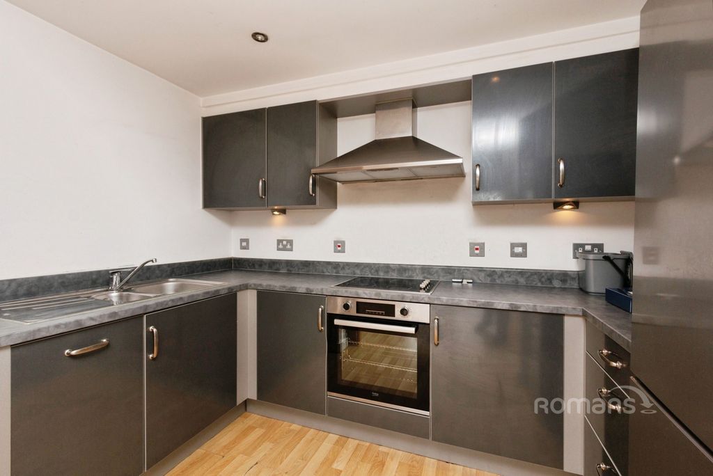 Property photo 2 of 10 Pbox-Img.Jpg