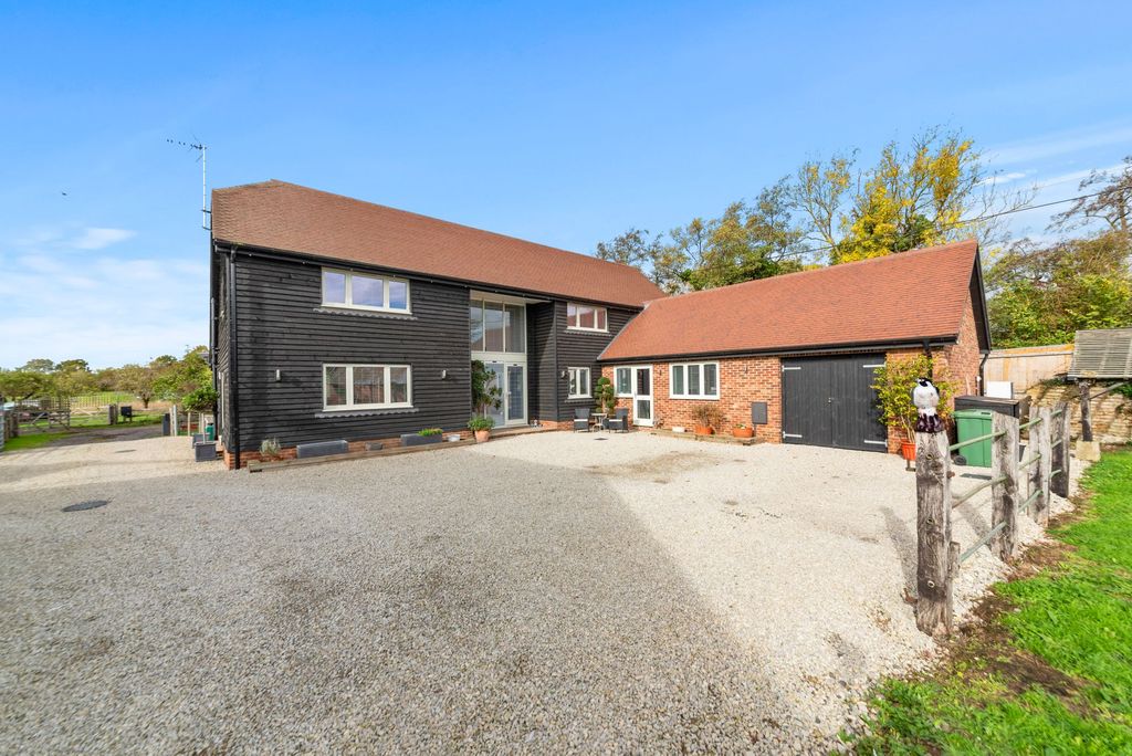 Property photo 2 of 40 Threshing Barn