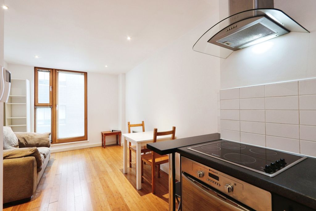 Property photo 3 of 13 Photography