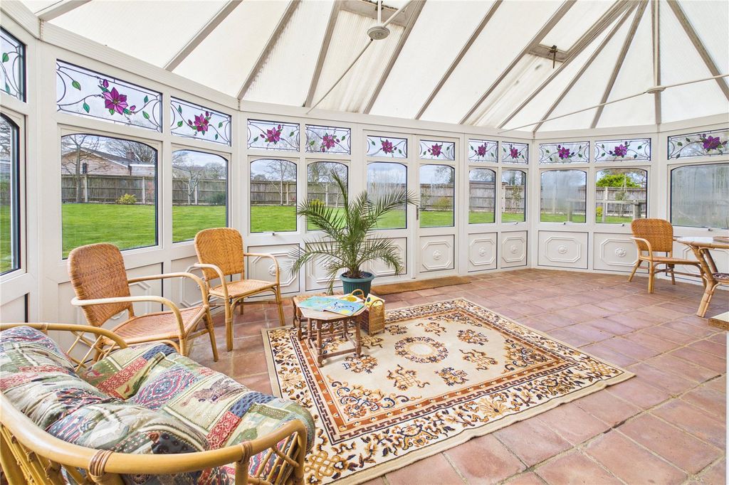 Property photo 2 of 30 Conservatory