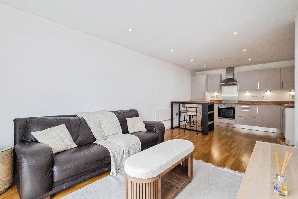 Property photo 3 of 14 Pbox-Img.Jpg