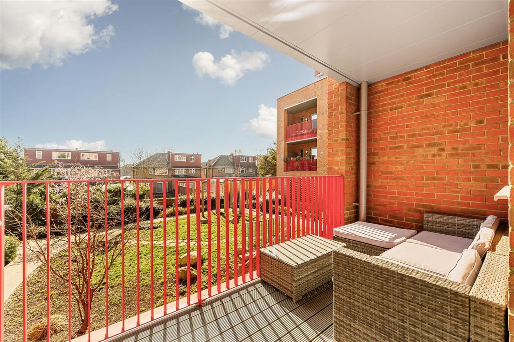 Property photo 1 of 17 7, Renoir House-7.Jpg