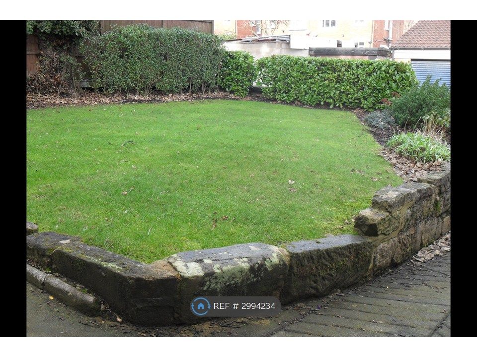 Property photo 2 of 17 Private Well Maintained Rear Garden