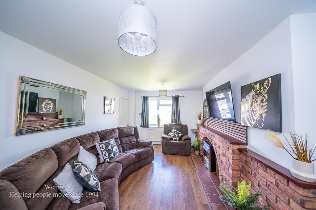 Property photo 2 of 27 Lounge