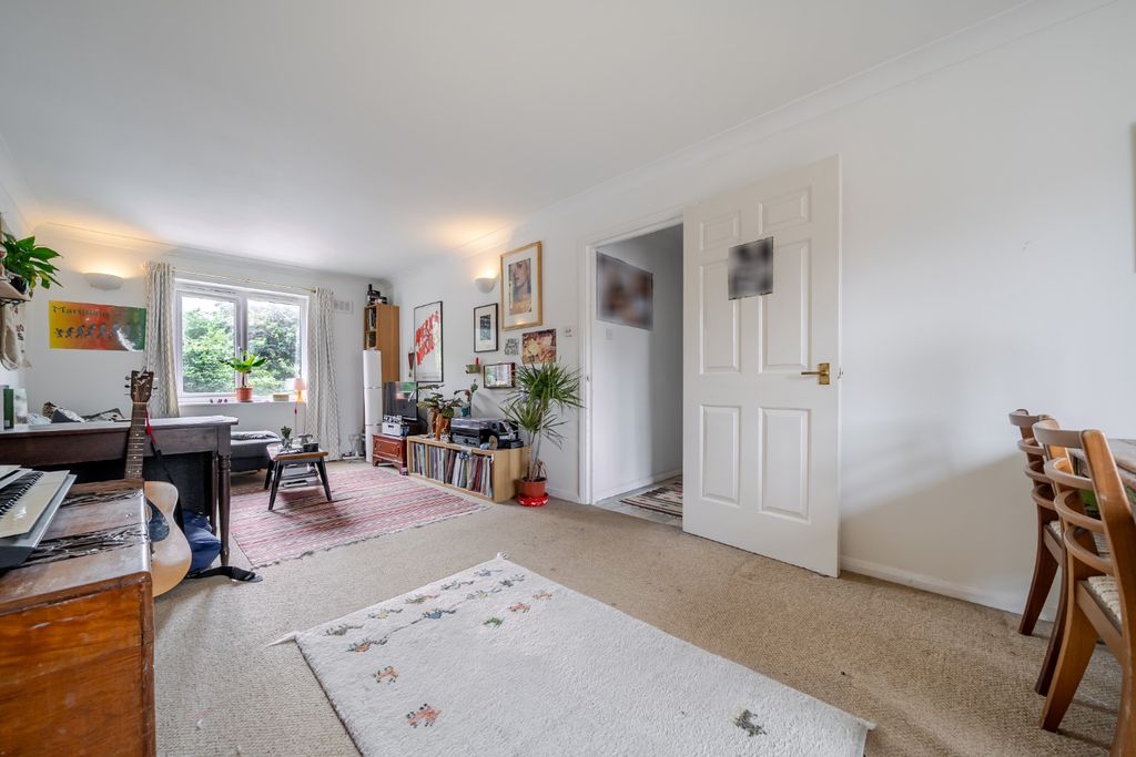 Property photo 2 of 11 5230243