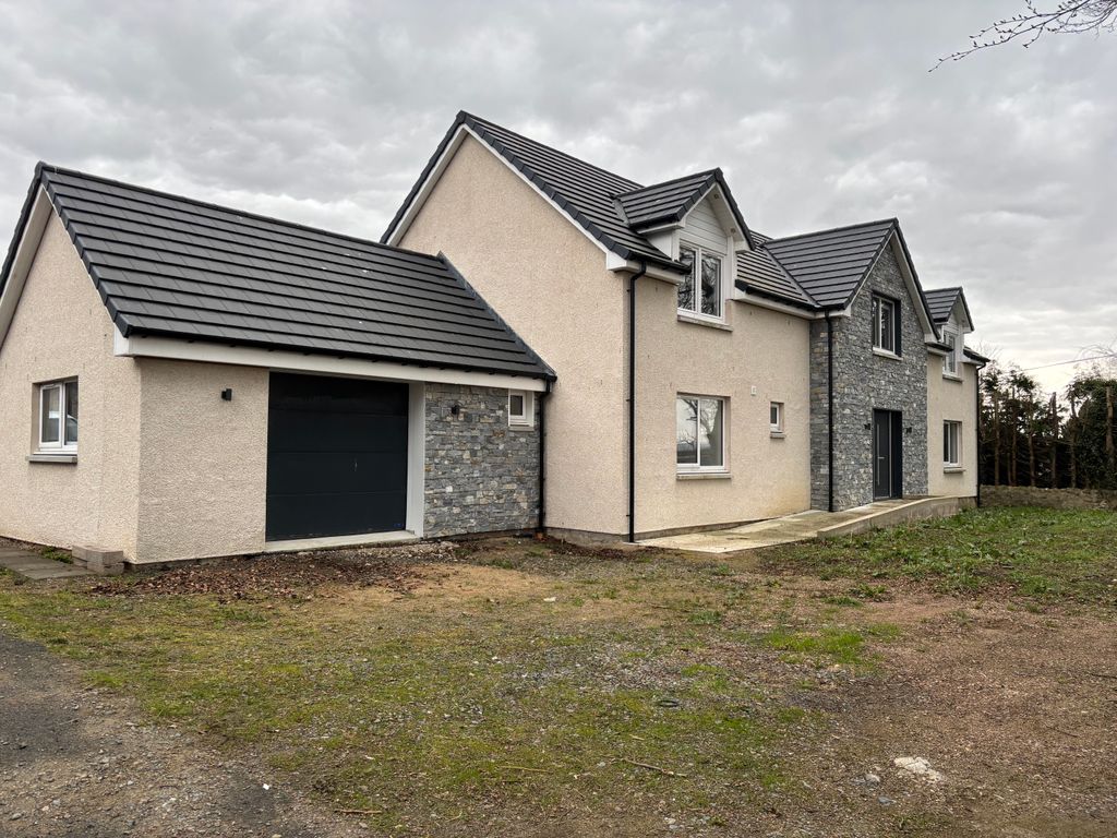 Property photo 1 of 25 External