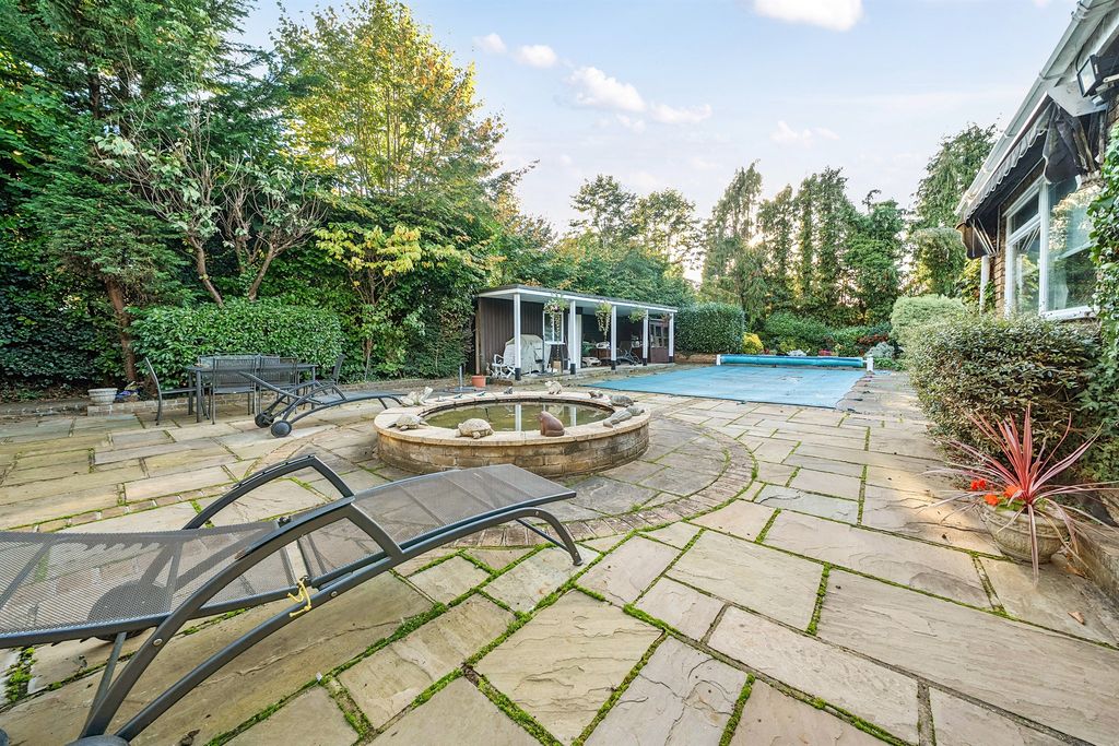 Property photo 1 of 21