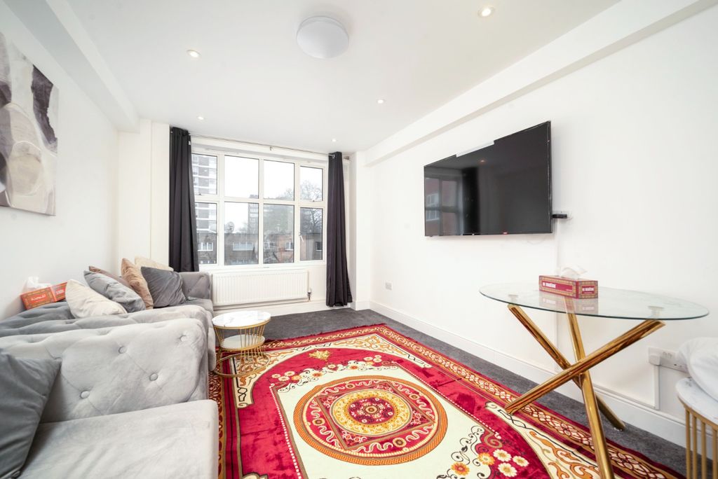 Property photo 3 of 11 4494053