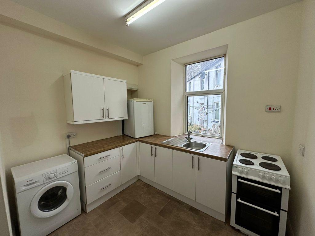 Property photo 2 of 6 Gallery