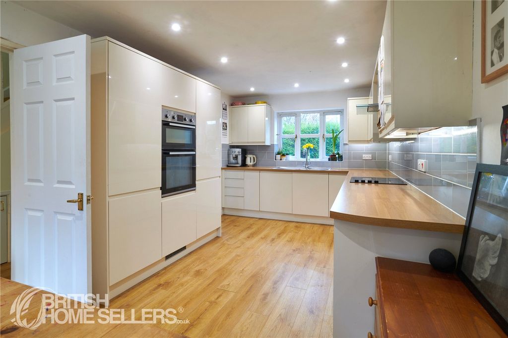 Property photo 3 of 17 Picture No. 06