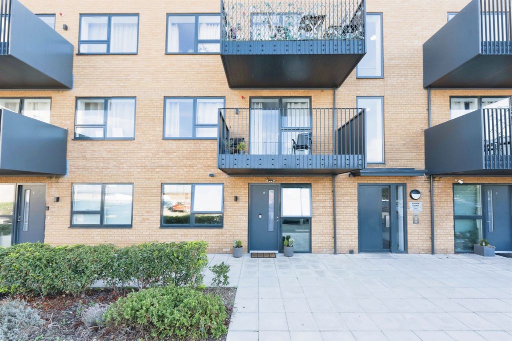Property photo 1 of 16