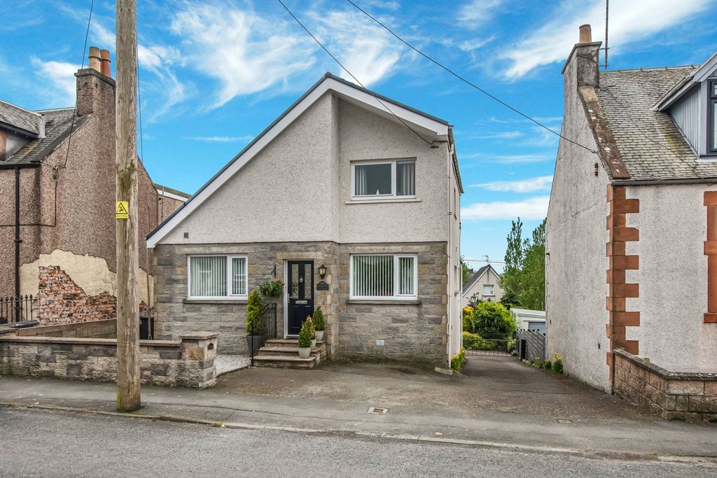 Property photo 1 of 25