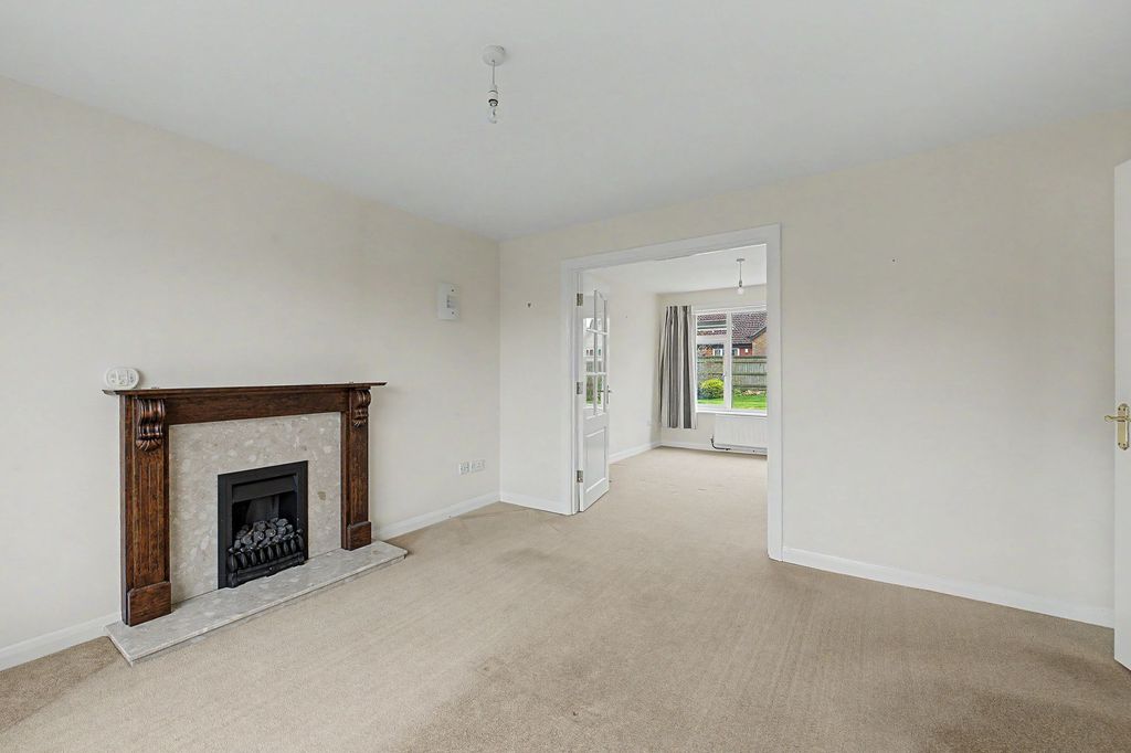 Property photo 2 of 26