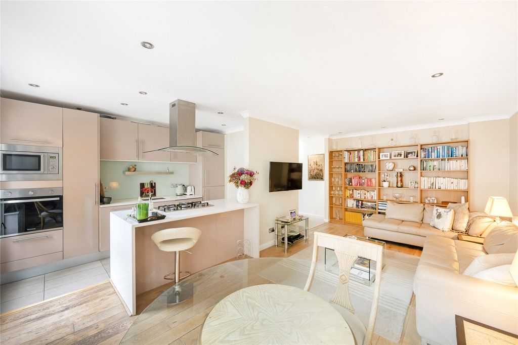 Property photo 2 of 30 Picture No. 10