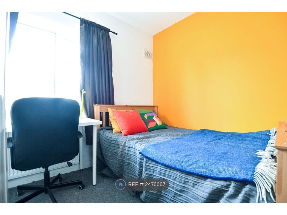 Property photo 3 of 13 Room1
