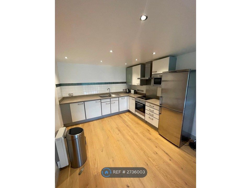 Property photo 3 of 8 Kitchen