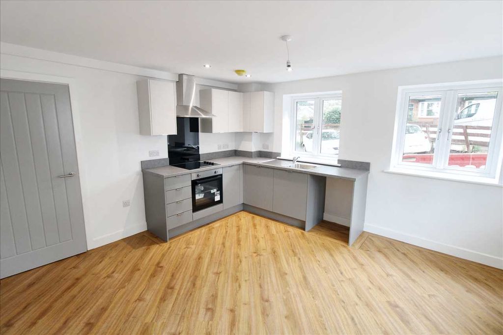 Property photo 2 of 8 Lounge