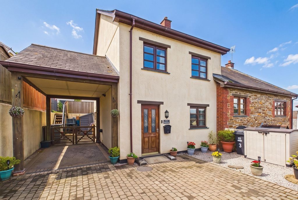 Property photo 1 of 23