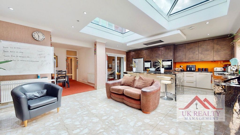 Property photo 1 of 56 Picture No. 28