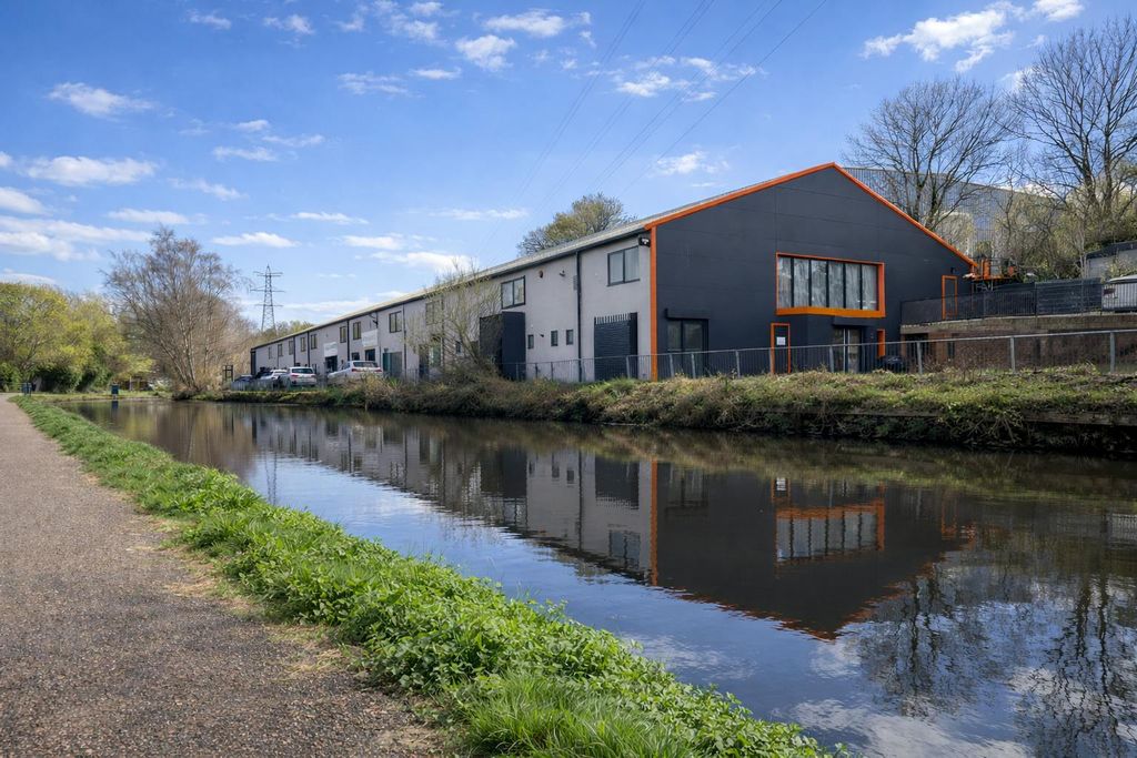 Property photo 2 of 29 Wharfside Canal Opposite .Png